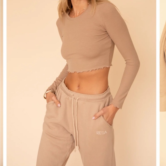 RESA Bodhi sweatpants in sand. - Picture 2 of 8